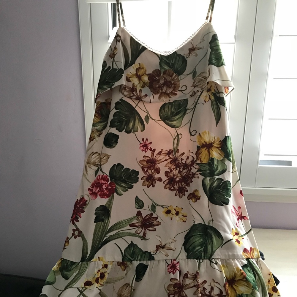 NWOT floral flowy dress
